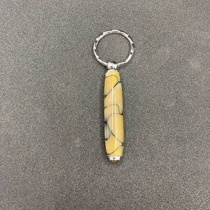 Handmade acrylic keychain. Porte-clé en acrylique fait à la main